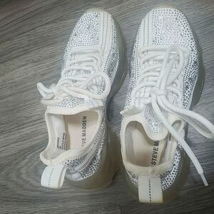 Steve Madden Girl Maxima Silver Rhinestone Sneakers Size 3M 🌴